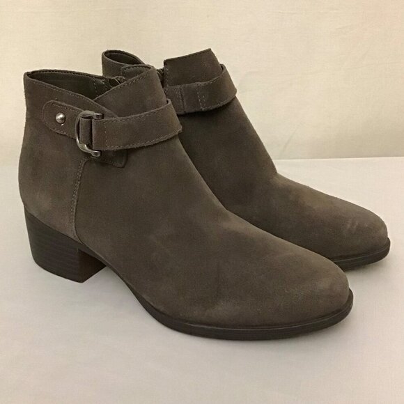 Naturalizer 7.5 Drewe Suede Ankle Women’s Boots Gray Chunky Block Heels Bootie - Picture 3 of 10